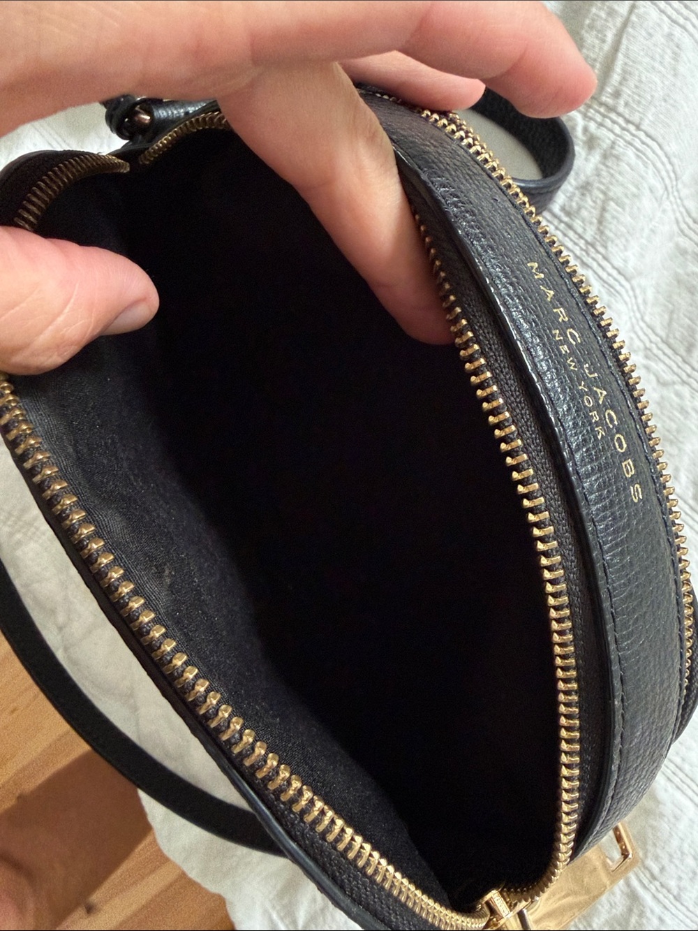 Marc Jacobs Black Pebbled Leather Camera Crossbody with Double-J Logo - Picture 8 of 9